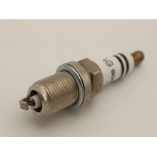 101 905 631 H Spark plug for automotive engine parts/101905631H